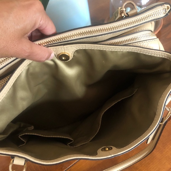 Coach Madison Carryall - Picture 7 of 12